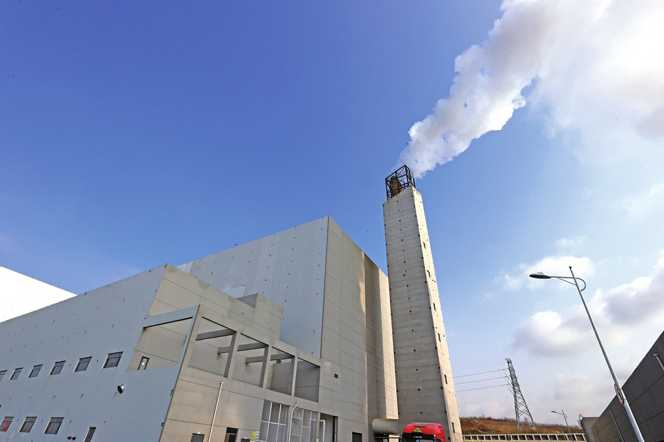 長(cháng)清馬山垃圾焚燒發(fā)電項目日焚燒約1500噸，年發(fā)電2億度，可滿(mǎn)足近6萬(wàn)戶(hù)家庭一年的用電 垃圾焚燒 發(fā)電生金